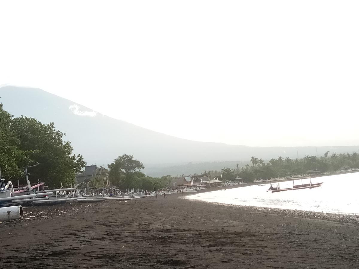 Sudi Homestay Амед Екстер'єр фото